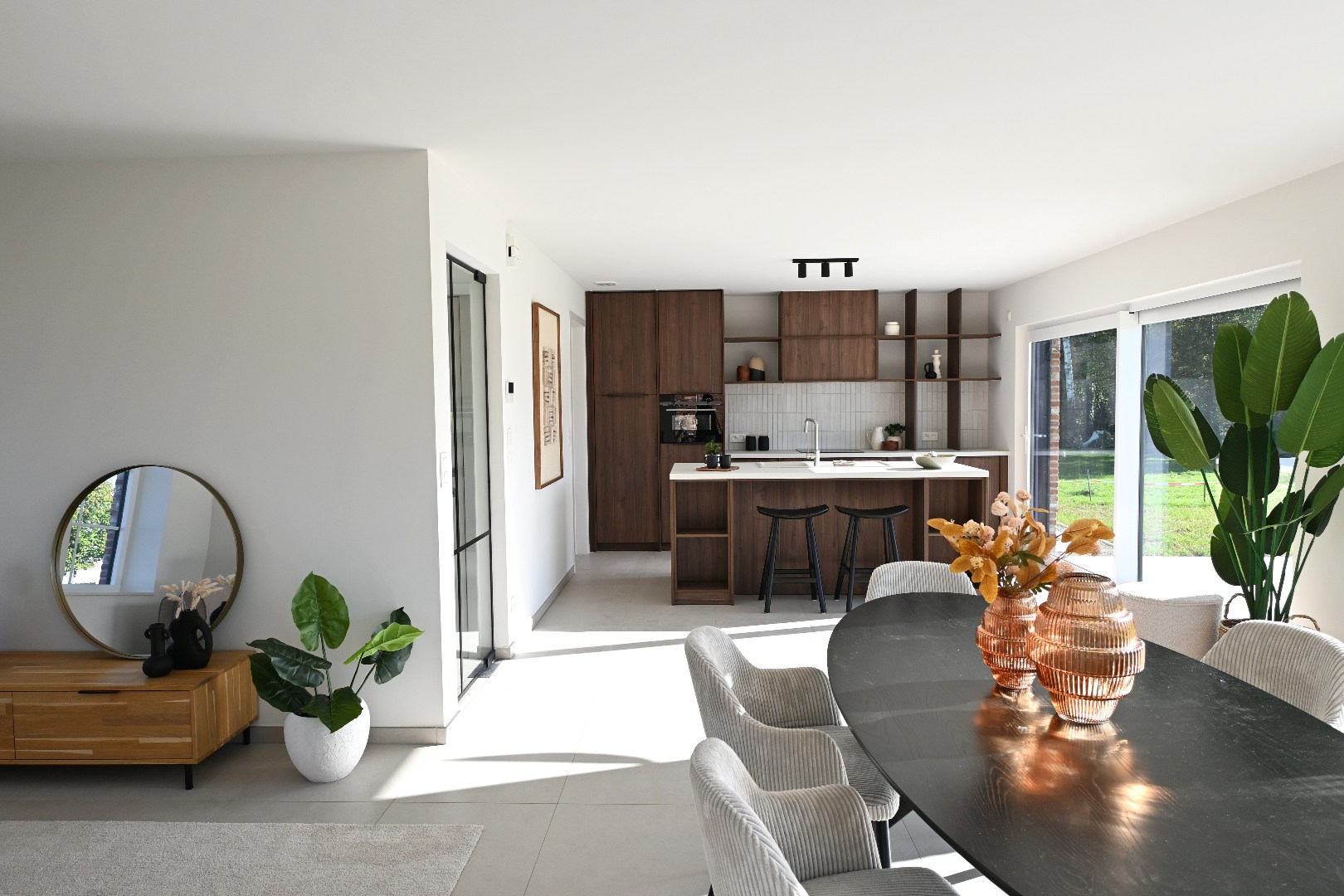 Instapklare nieuwbouwwoning met 3 slaapkamers en tuin op 681 m² 