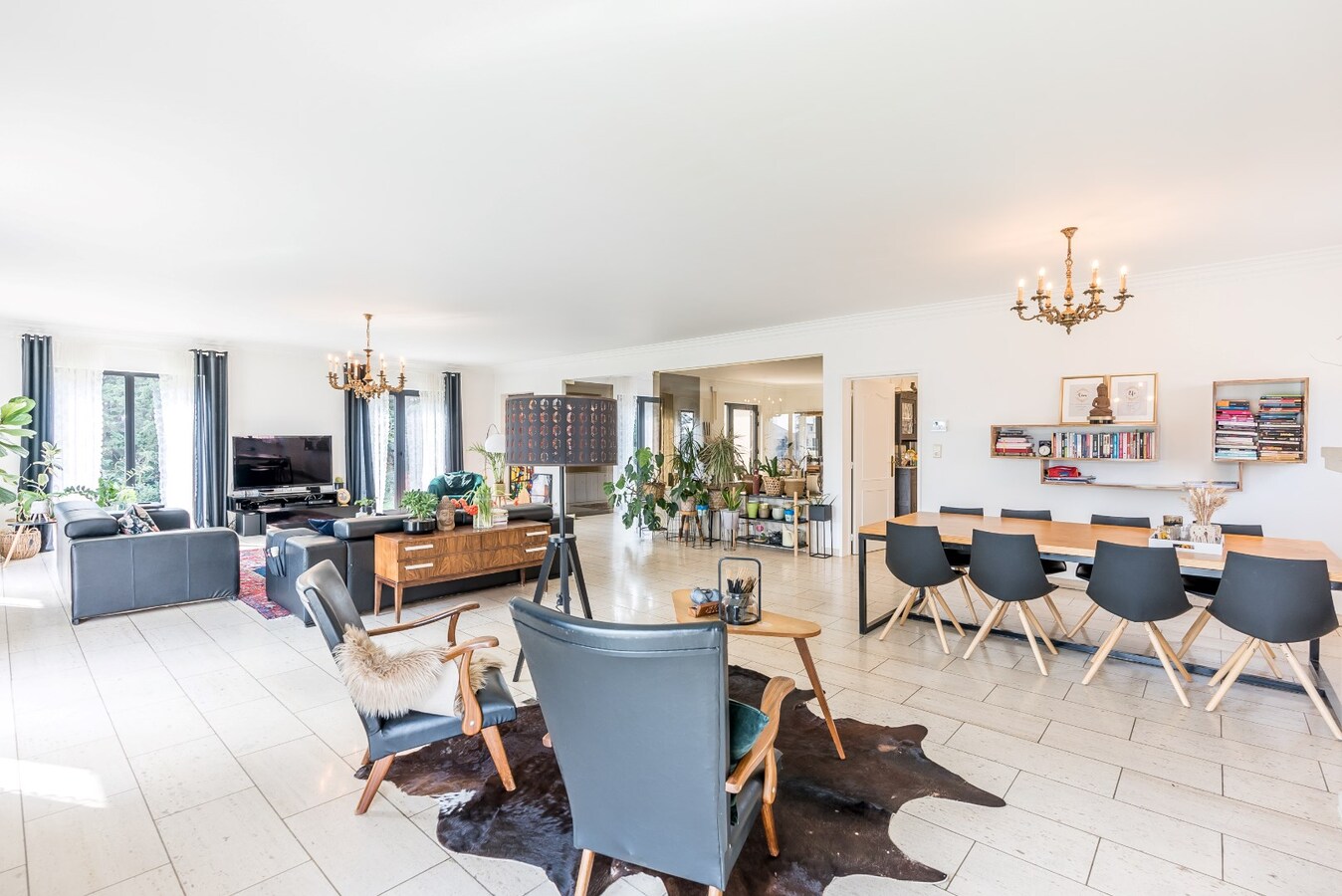 Zeer ruime woning op een perceel van circa 20 are 