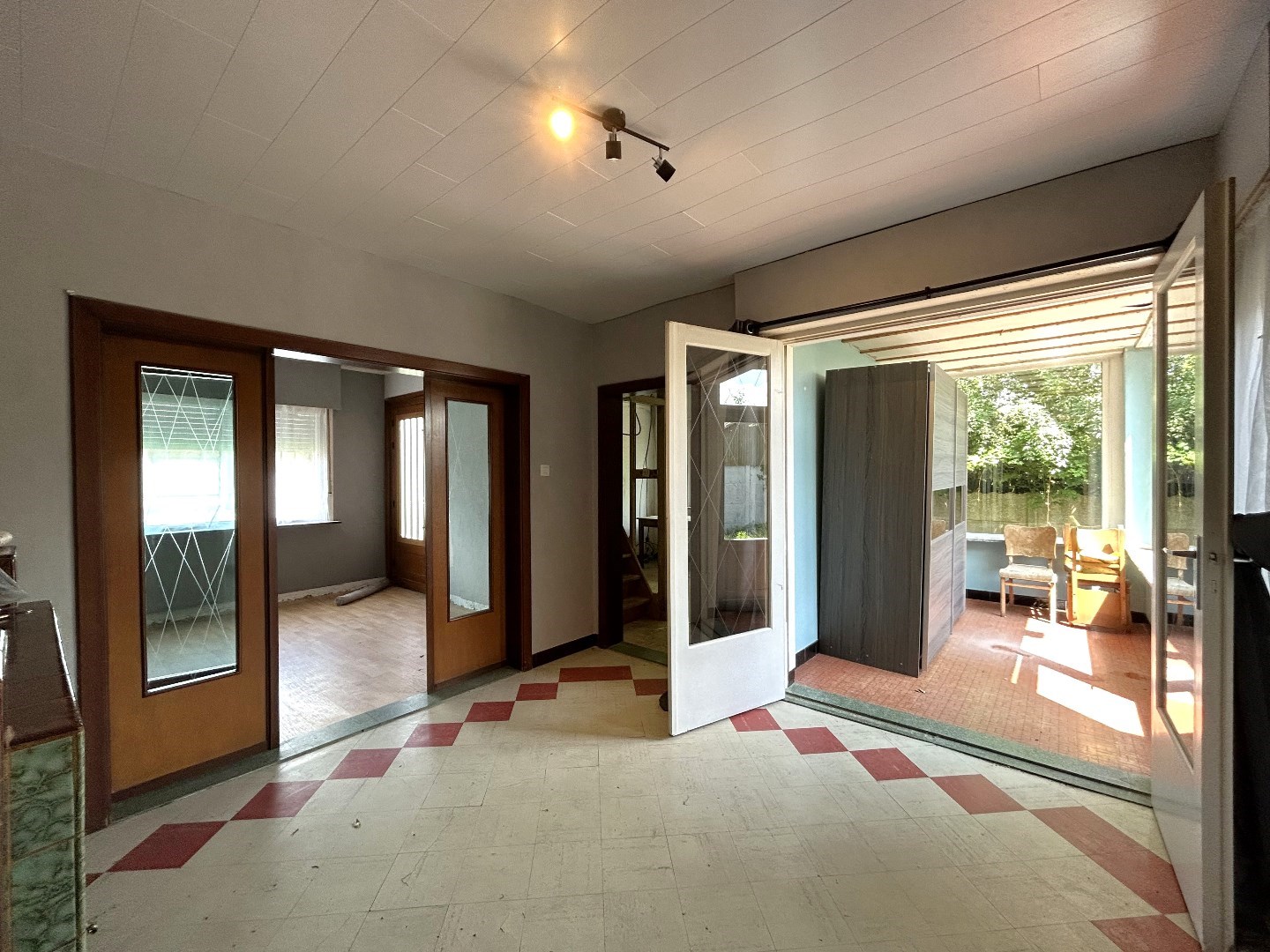 Te renoveren woning met loods/werkplaats in Geel 