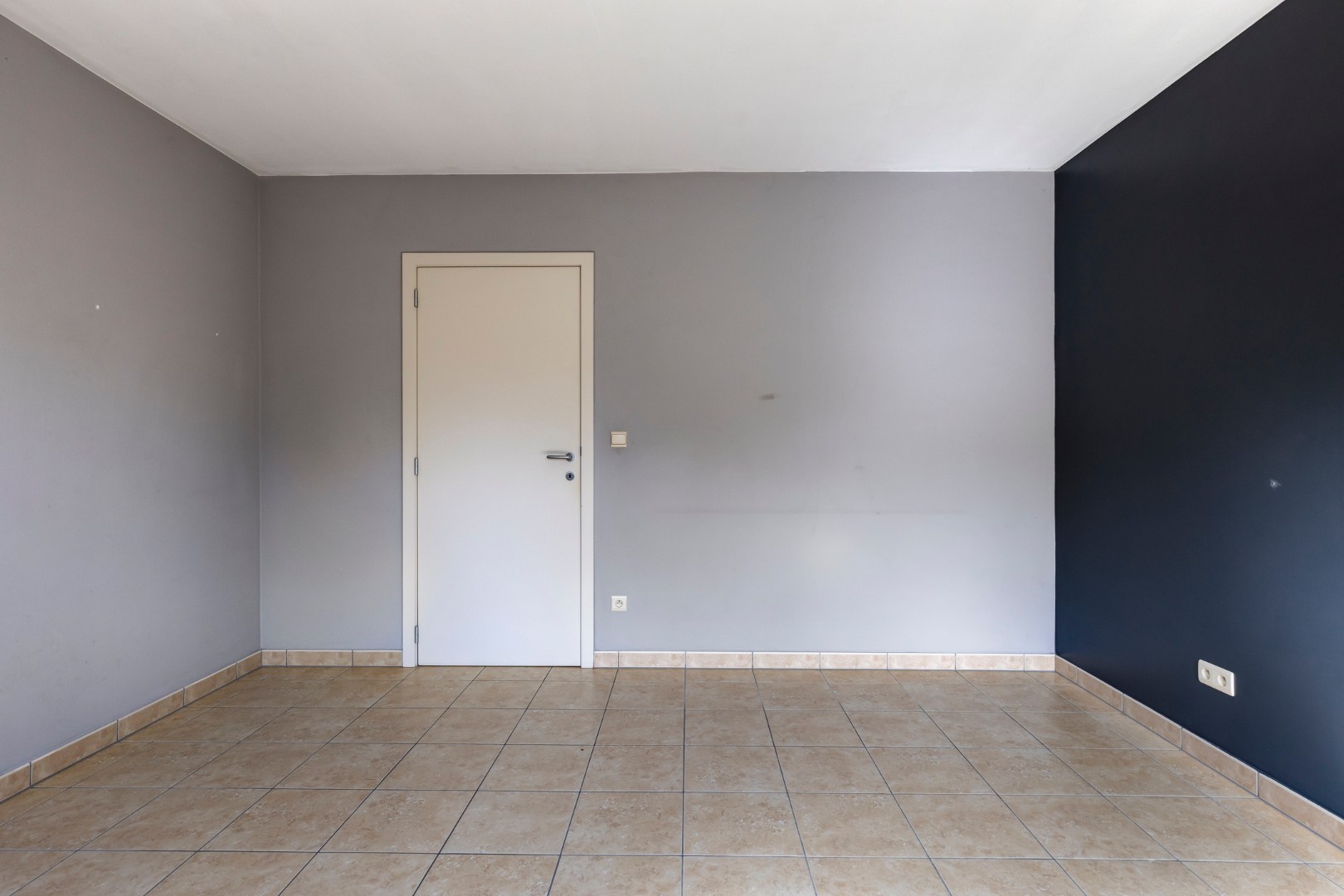 Instapklaar gelijkvloers appartement met tuin in het centrum van Geel 
