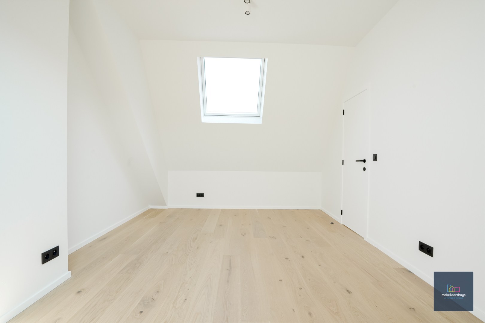 Stijlvol gerenoveerd duplex 3 slaapkamerappartement  met terras 