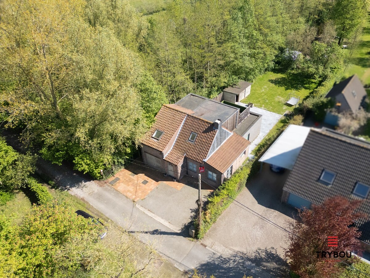 Alleenstaande woning met 4 slaapkamers in Merkem! 