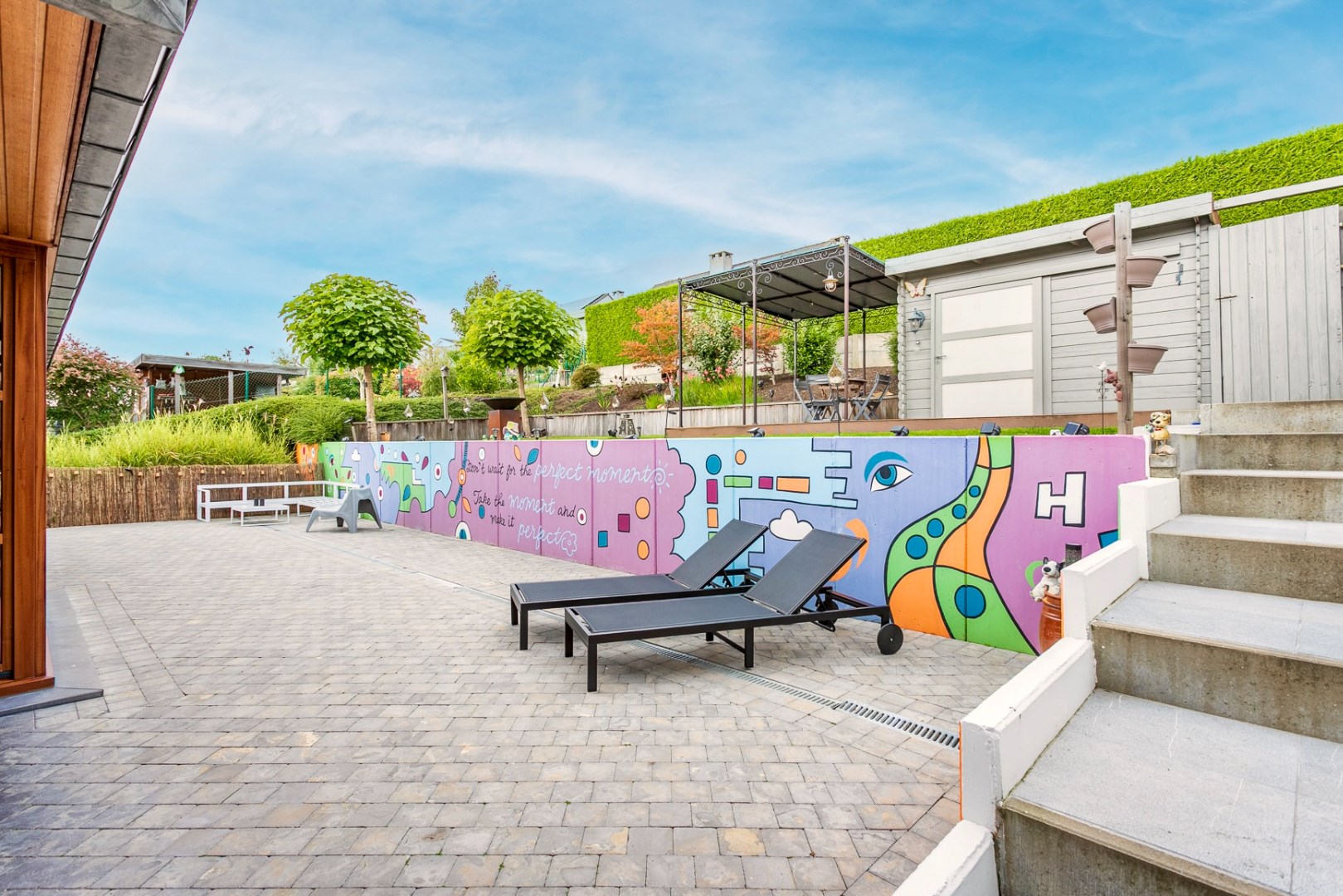 Instapklare woning met 3 slpks, garage, carport en tuin 