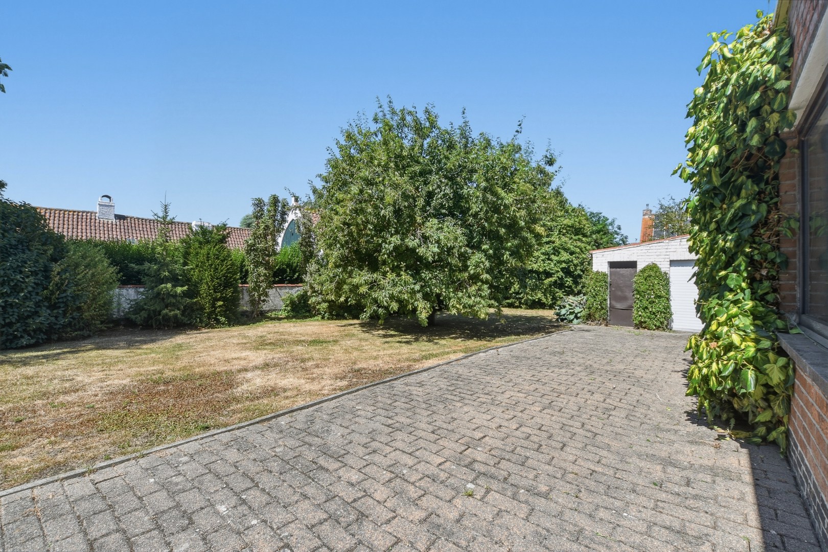 Authentieke en karaktervolle bungalow met veel mogelijkheden in Vosseslag, De Haan 