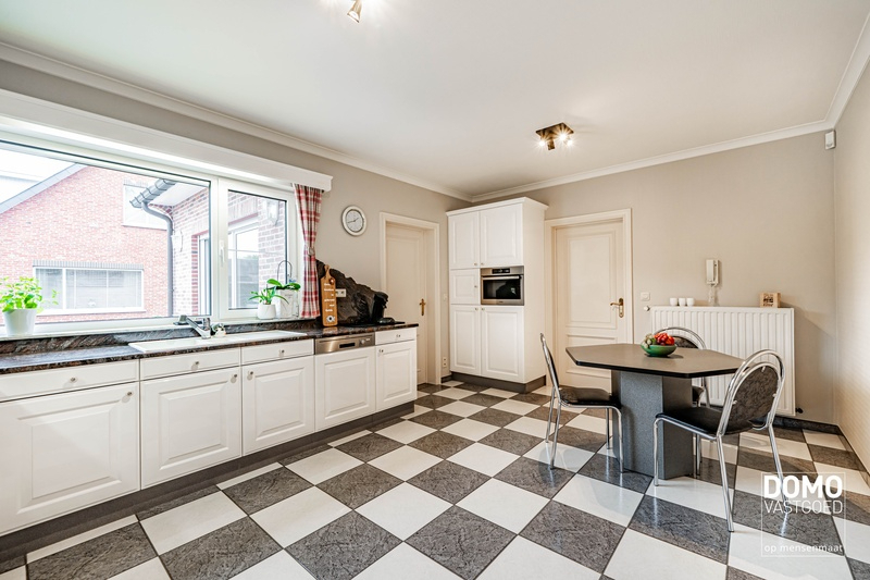 UITZONDERLIJK PERCEEL VAN 2 HA 50 A MET RUIME WONING EN TAL VAN MOGELIJKHEDEN 