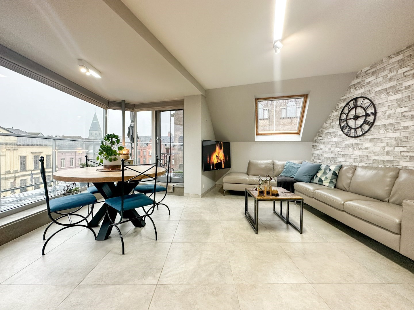 Instapklaar 2-skp appartement met zalig zonneterras, Torhout 