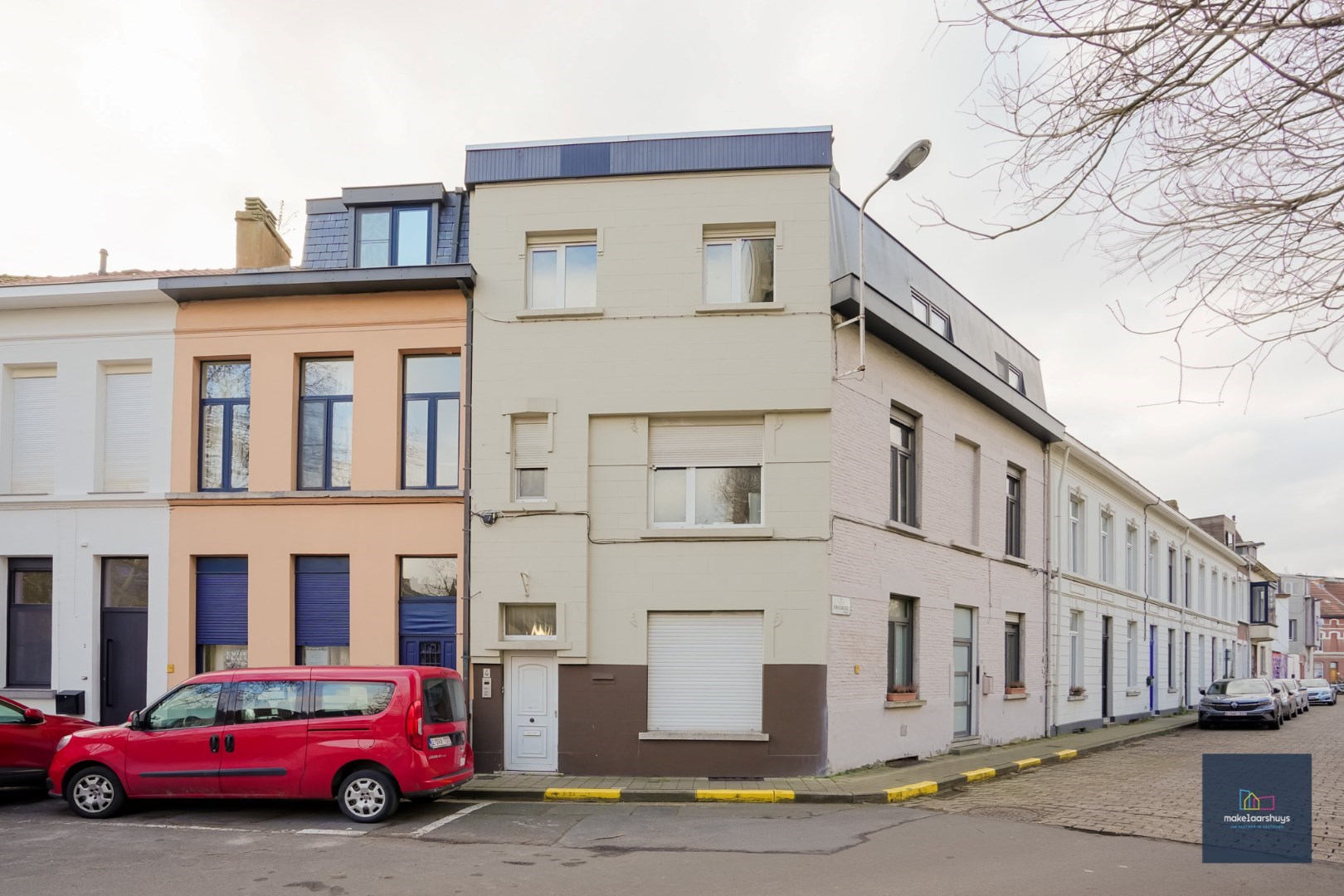 Gunstig gelegen opbrengsteigendom nabij de Coupure 