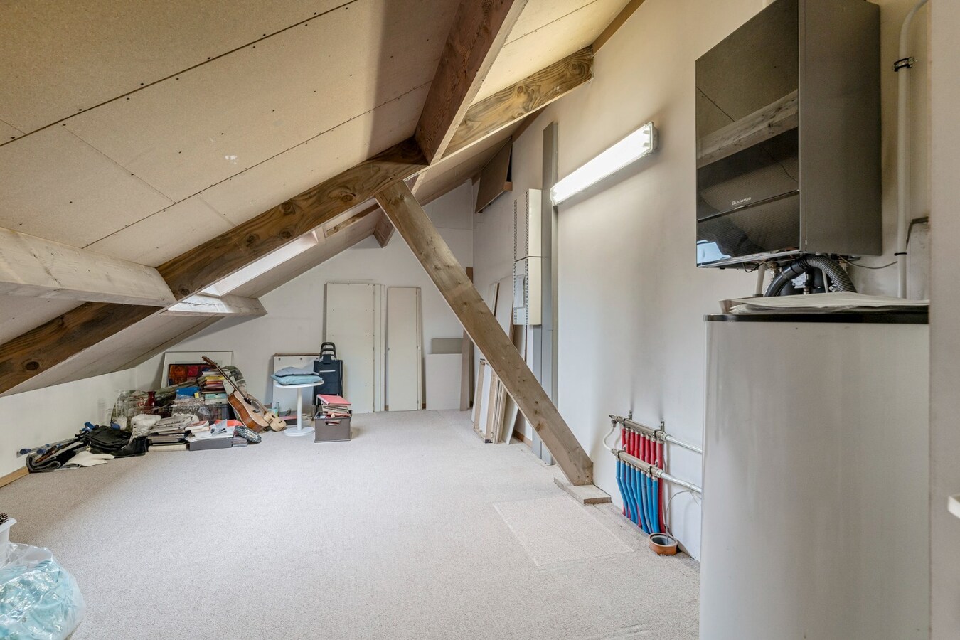 Verrassend ruim , vrijstaand landhuis op een perceel van 6a18ca. 