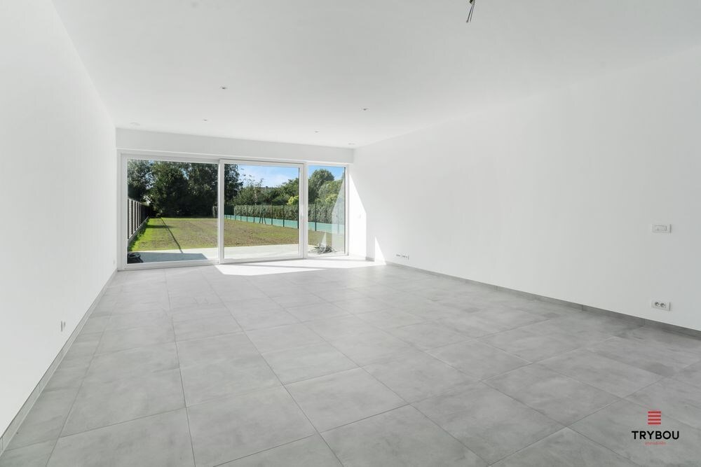 Moderne halfopen nieuwbouwwoning met 3 slaapkamers 