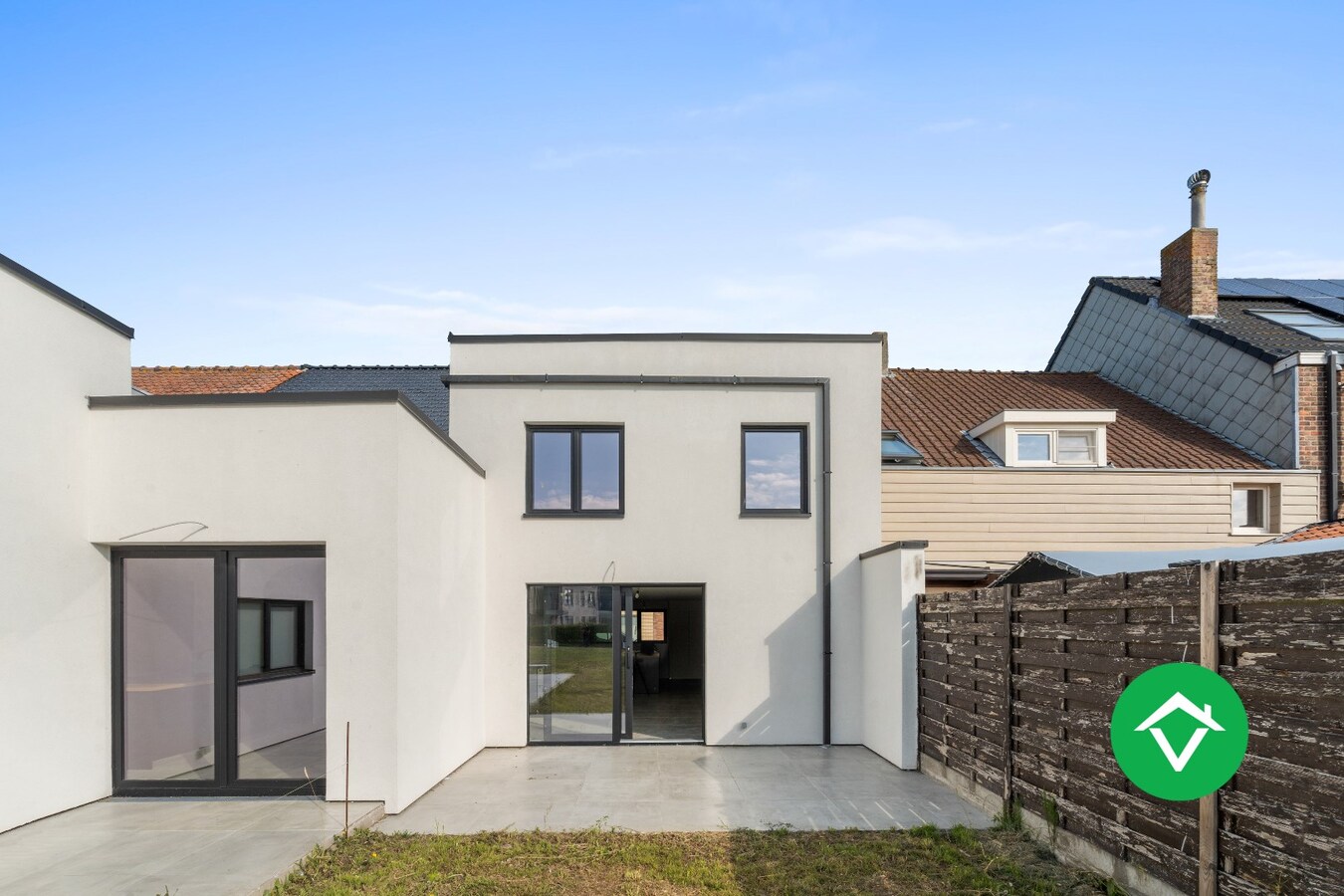 Volledig gerenoveerde gezinswoning met karakter in hartje Bredene-Dorp 