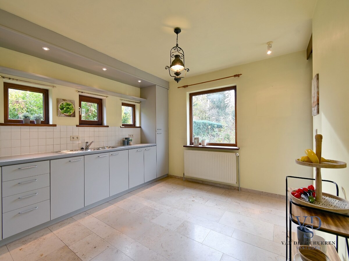 Knappe villa in 't groene Schelderode (EPC van 216 !). 