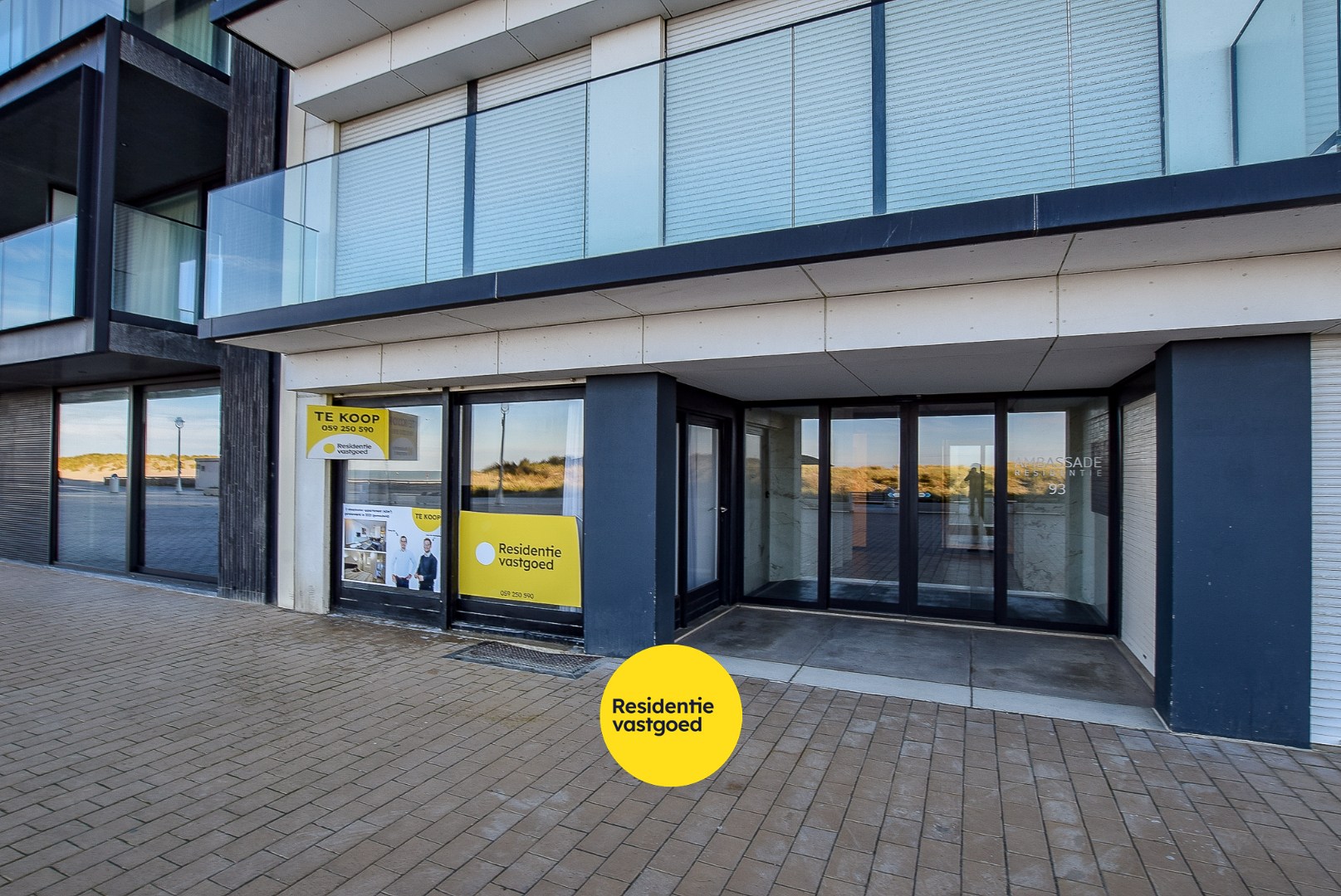 Prachtig afgewerkt appartement (45m²) met frontaal zeezicht op de zeedijk van Nieuwpoort! 