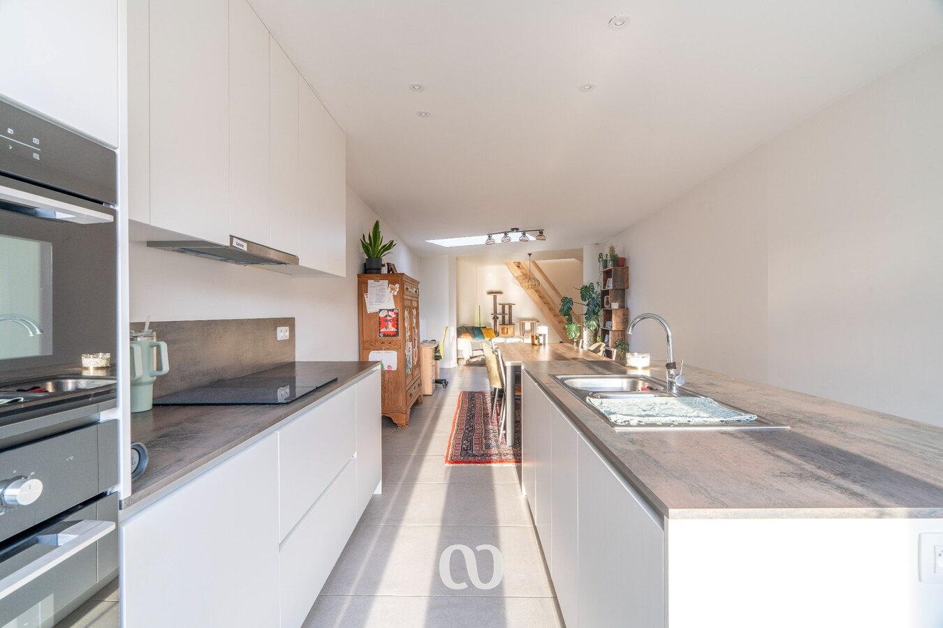 Volledig gerenoveerde woning met 3slpk en mooie tuin 