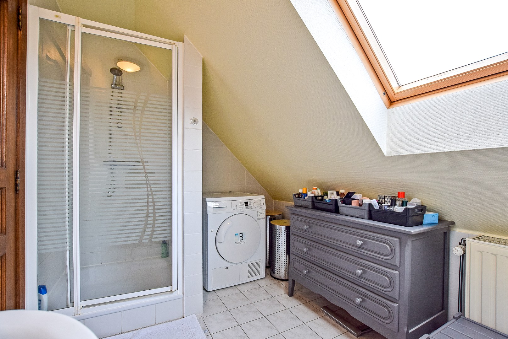 Praktische alleenstaande woning op 1198m² te centrum Veurne! 