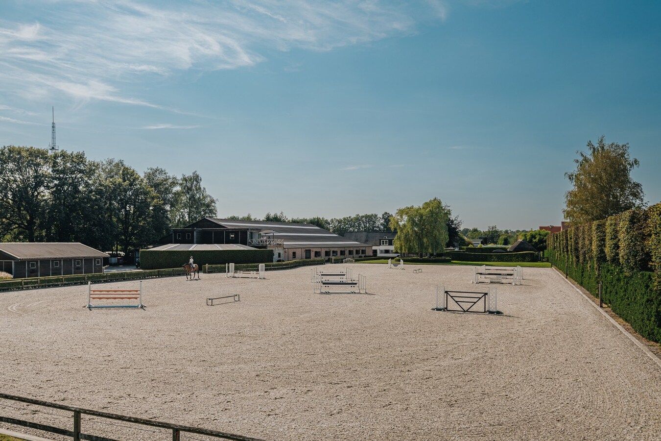 Exclusive equestrian accommodation on approx. 2,5 ha/6,18 acres in Geel (Antwerp region) 
