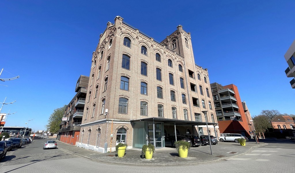 Gelijkvloers kantoor te huur op toplocatie aan de Kaai te Boom