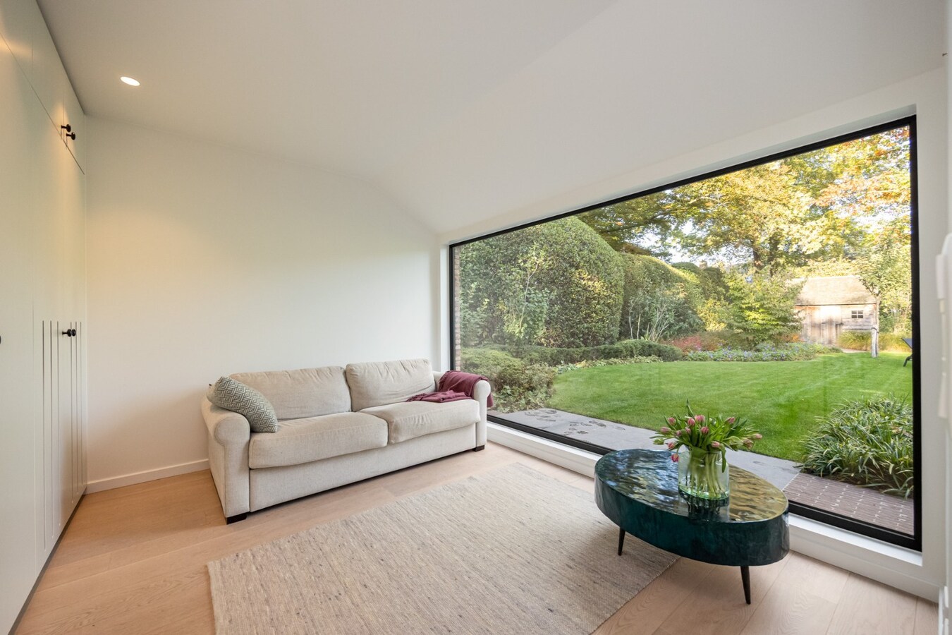 Prachtige villa met sublieme tuin op toplocatie in Schoten 