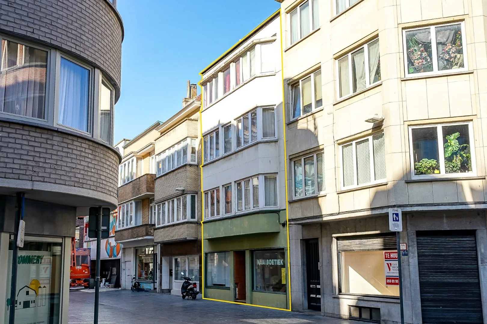 Opbrengsteigendom centrum Oostende met 3 appartementen en 2 handelsruimtes