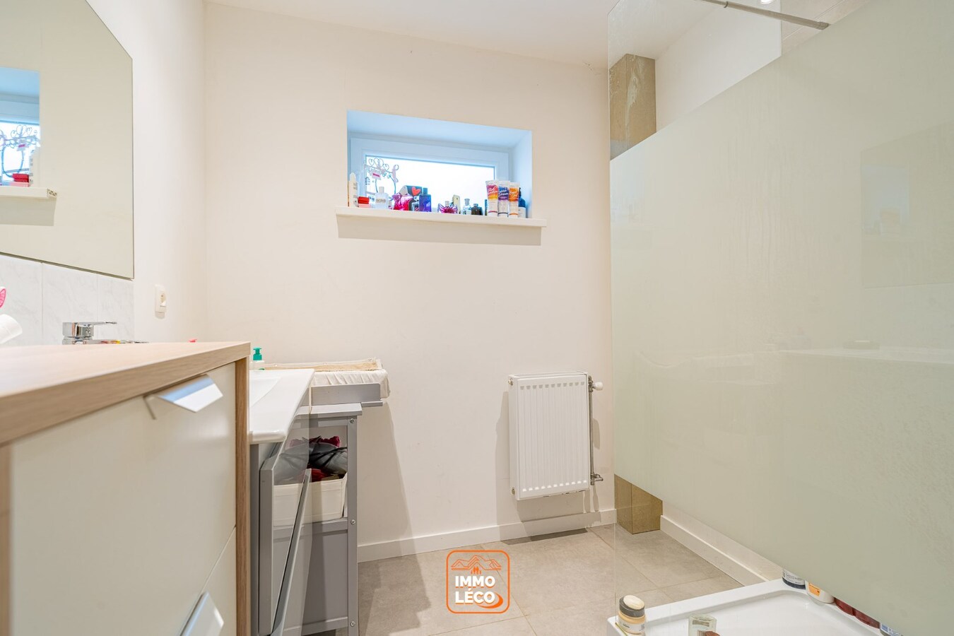 Maison rénovée avec de beaux volumes, 3 chambres et jardin ! 