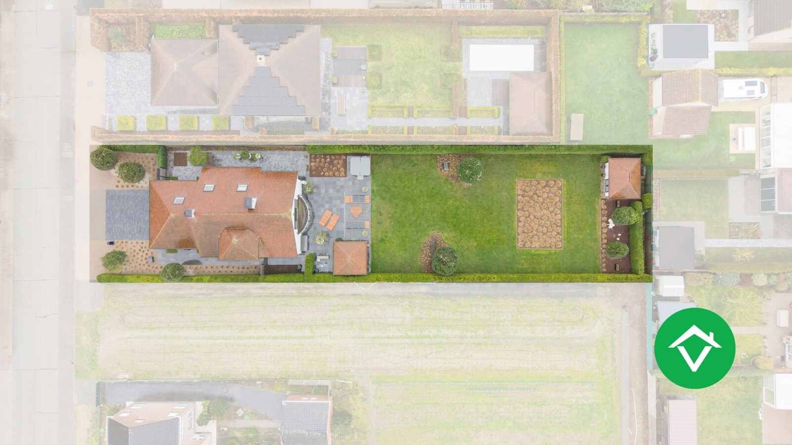 Stijlvolle alleenstaande villa met luxueus interieur en vier slaapkamers te Roeselare 