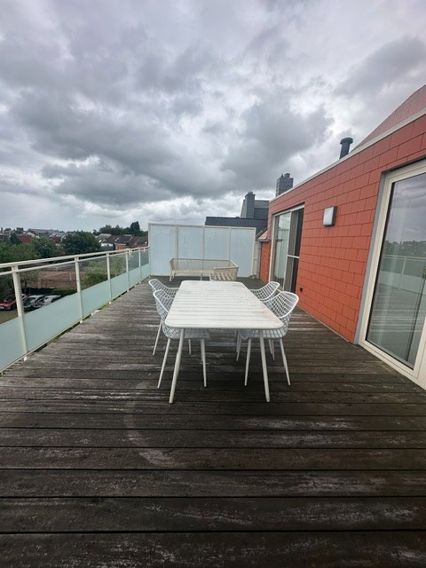 Recent en energiezuinig appartement met 2 slpk. en groot terras in Geel-centrum 