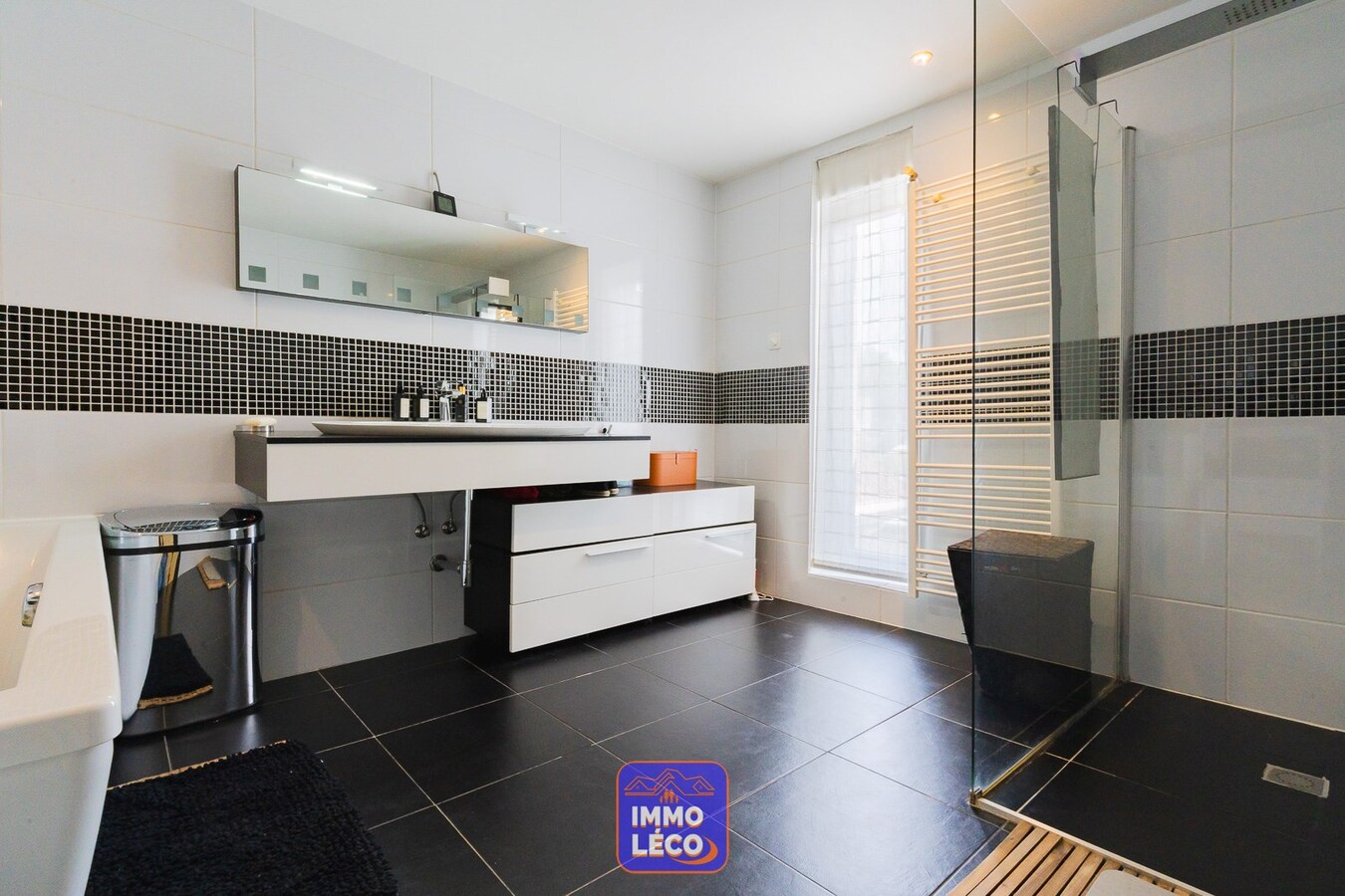 Maison moderne entièrement rénovée avec jardin, dans le village de Luingne ! 