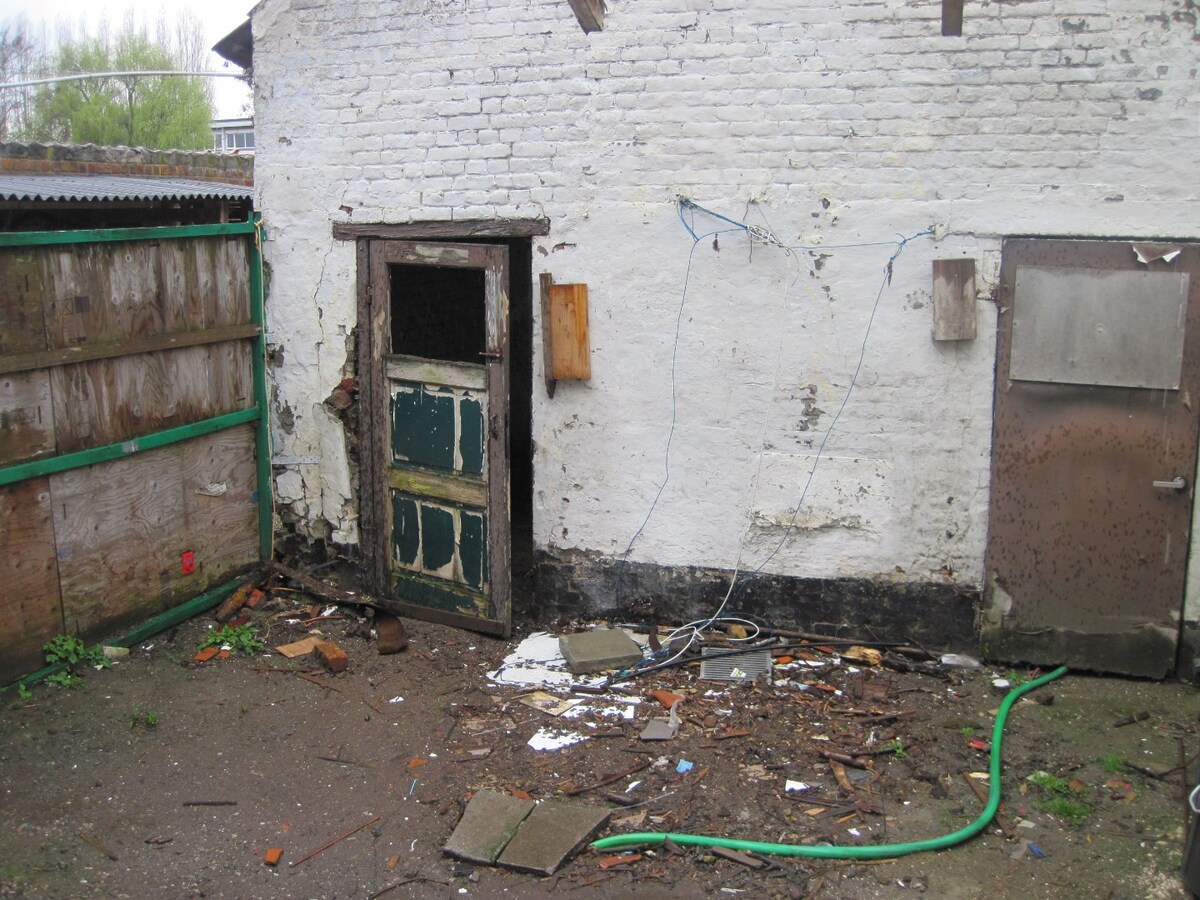 Te renoveren woning. Uitstekend gelegen. 