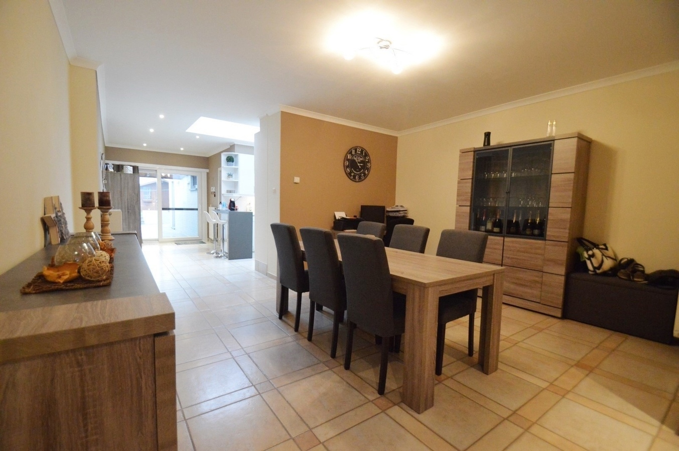 Karaktervolle woning voorzien van alle moderne woonkwaliteit met zonnige tuin en achteruitgang - Zwankendamme 