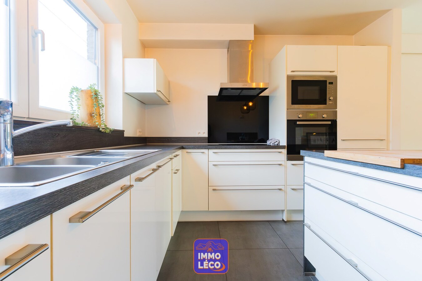 3 façades avec garage, parking et jardin, COUP DE COEUR ! 