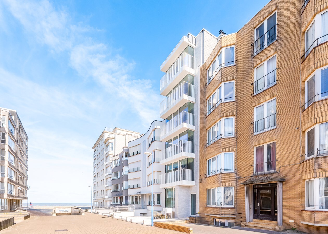 Beautiful renovated apartments with partial sea view! 