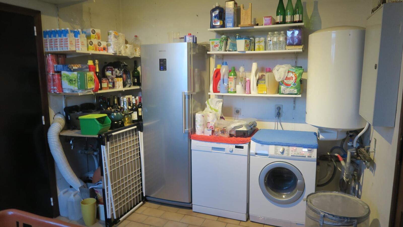 ruime woning met stallingen 