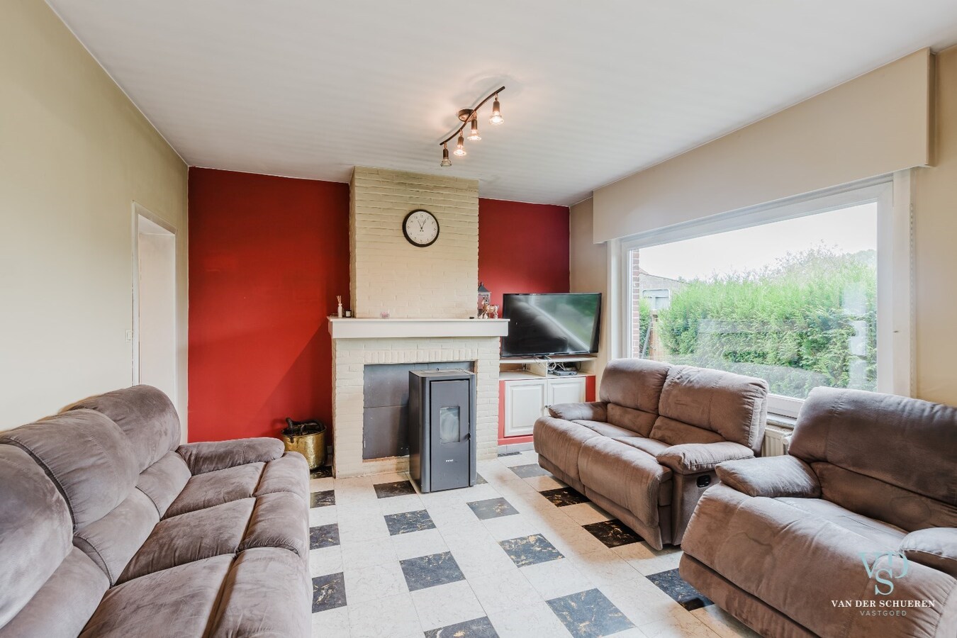 Degelijke, goed gelegen gezinswoning. 