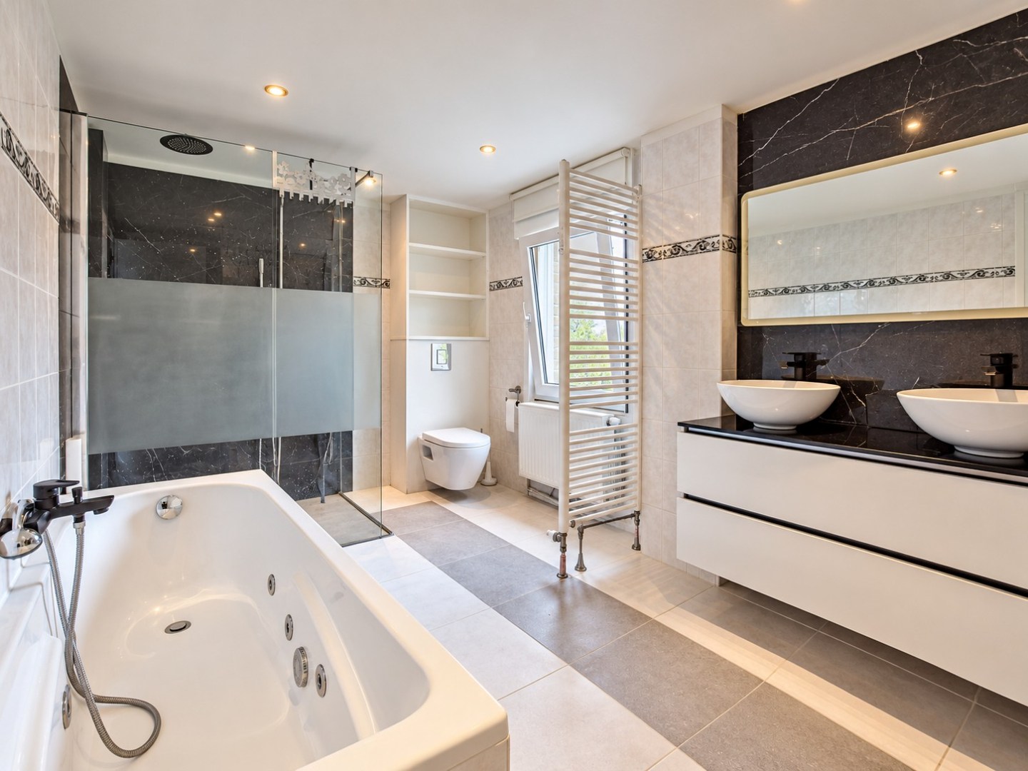 Instapklare open bebouwing gelegen op 330m² te Oostduinkerke. 