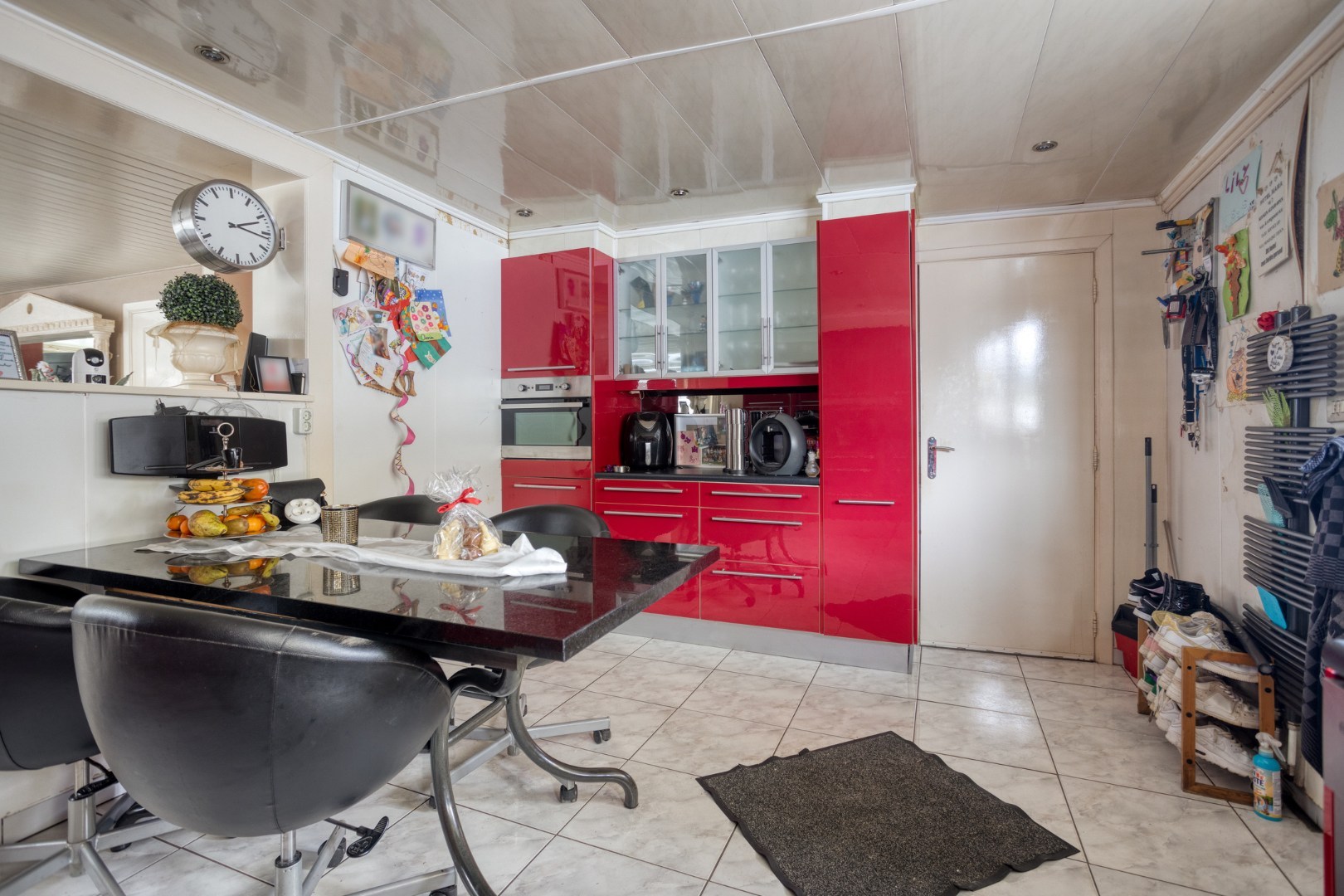 Te renoveren woning met 5 slpk. op ruim perceel van 18a 95ca in Mol 