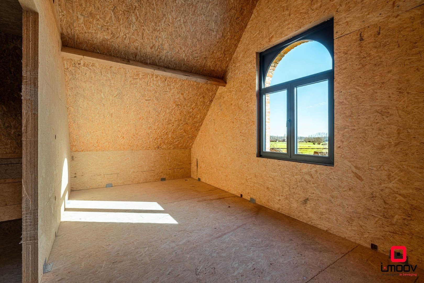 Exclusieve casco woning met 5 slaapkamers en royale tuin in Kruibeke, vlak bij Antwerpen 