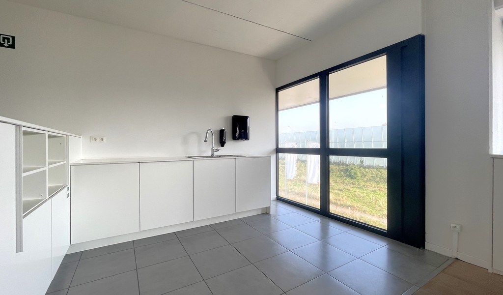 Recente kantoren en magazijnen te huur in Westpoort Zwijndrecht