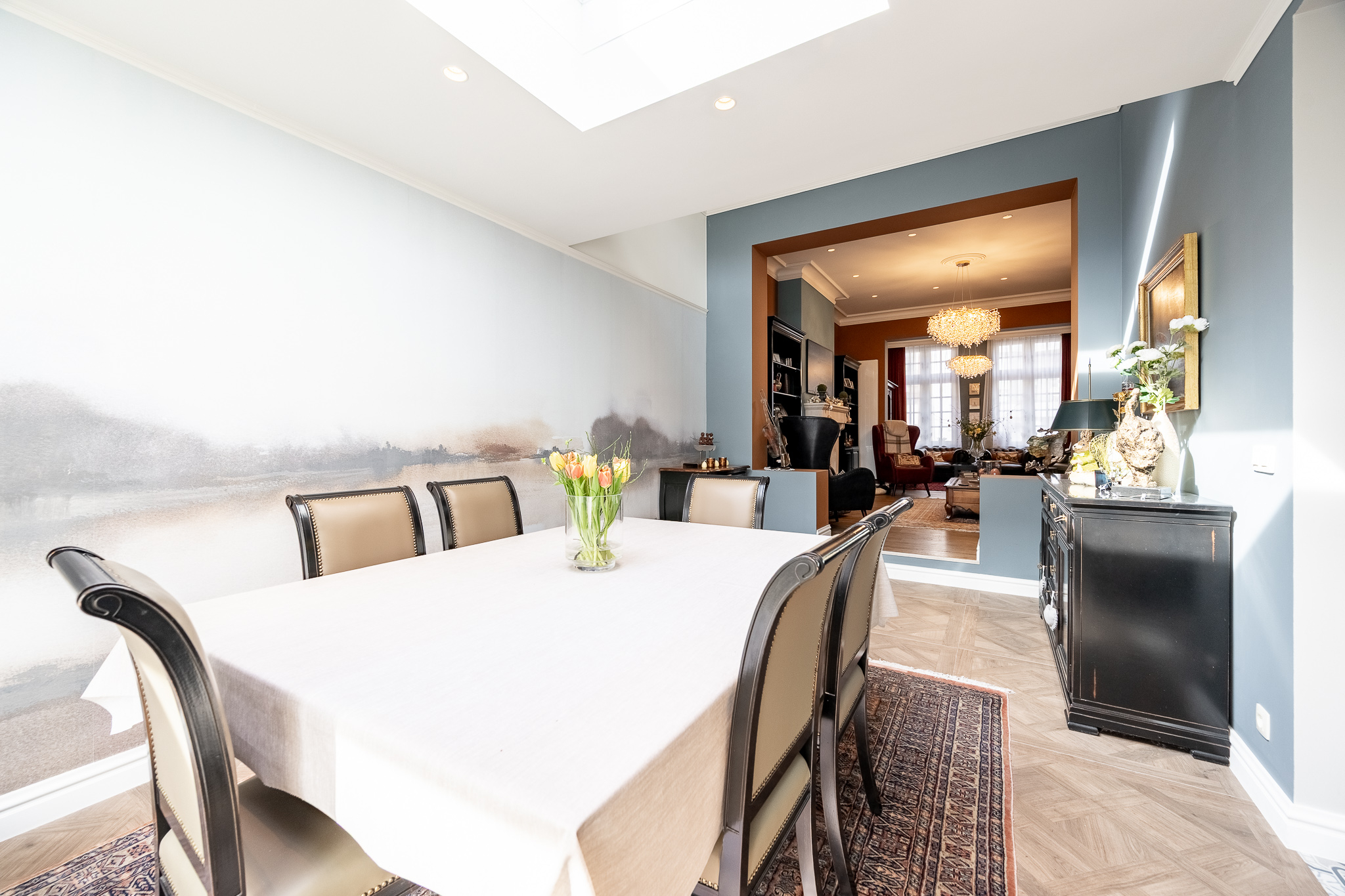 Charmante en karaktervolle herenwoning, met veel smaak gerenoveerd in het centrum van Knokke 