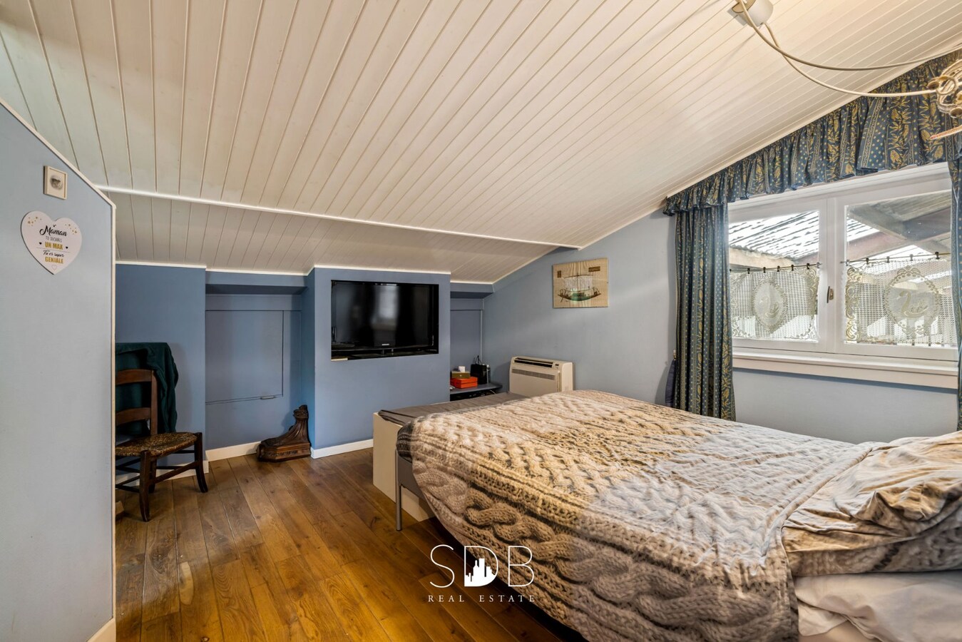 Hedendaagse woning met hippisch complex op circa 2hectare 