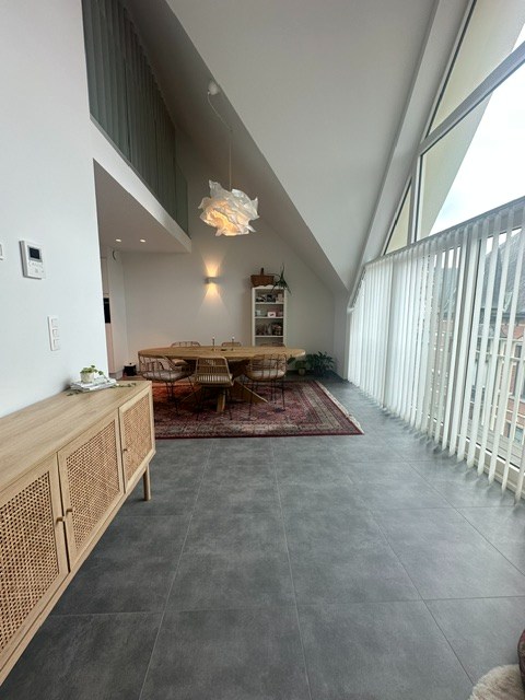 Recent en energiezuinig appartement met 2 slpk. en groot terras in Geel-centrum 