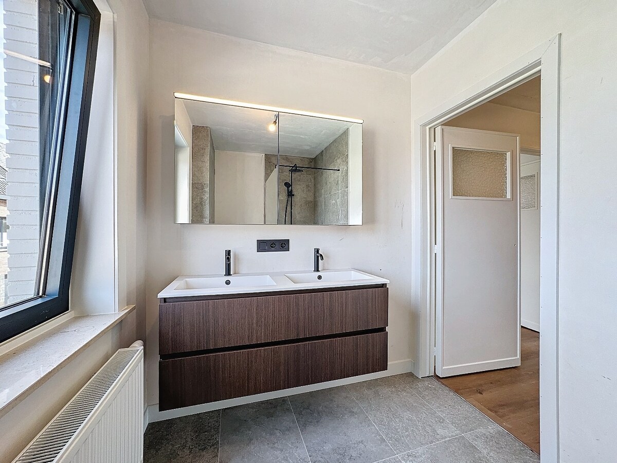 Top renovatieproject op residentiële ligging te Bevegem 