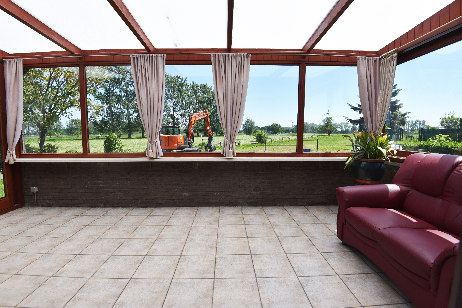 Op te frissen woning op 1.029m² met zicht op de velden te Kaprijke 