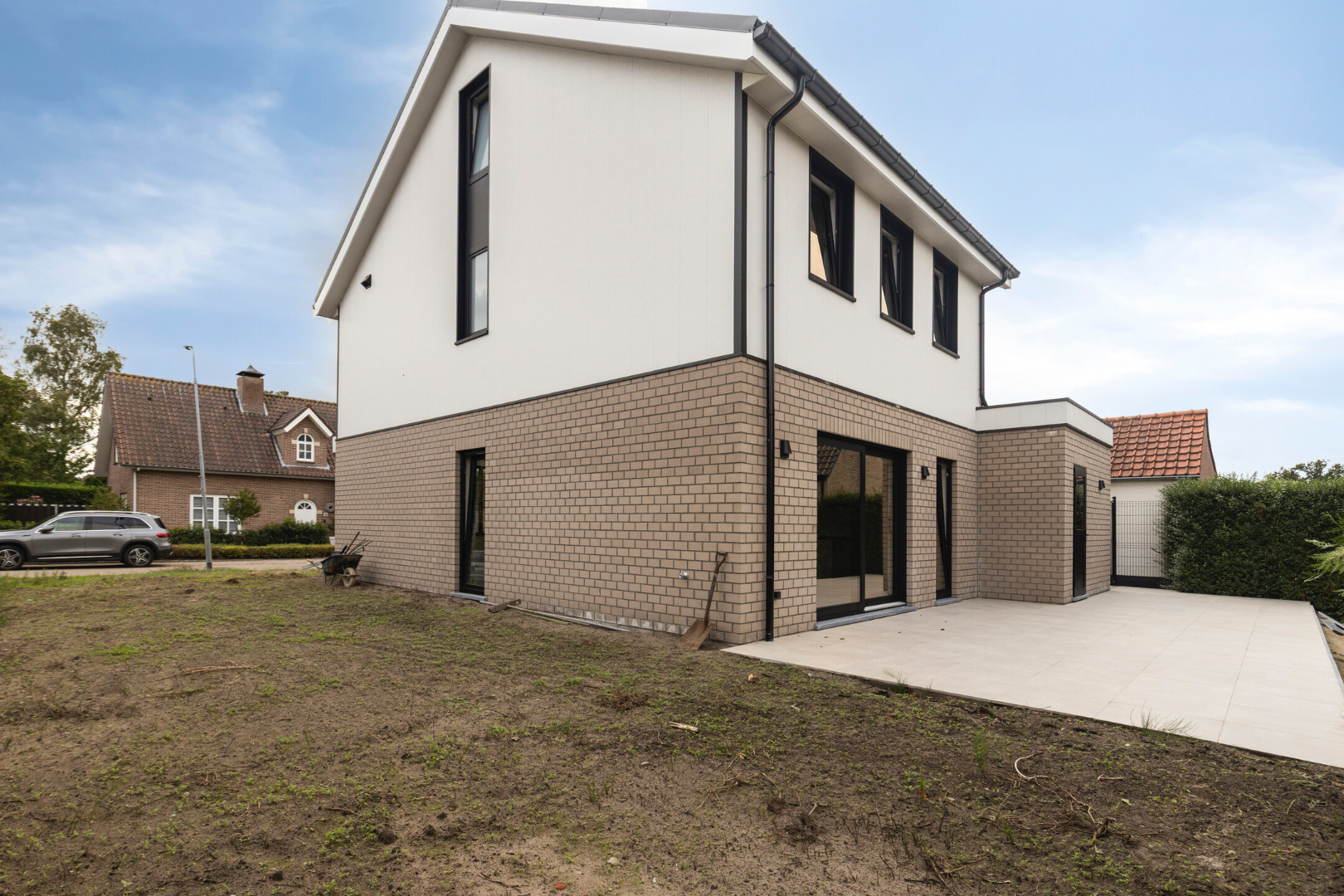 Heikant (NL) – Moderne vrijstaande woning met verrassend veel ruimte, energiezuinig comfort en mogelijkheden voor werken aan huis 