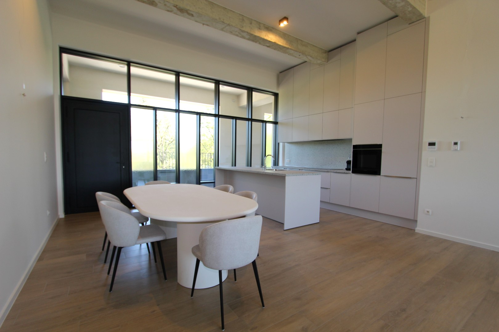 GEMEUBELD APPARTEMENT MET TERRAS - AMBIORIXSITE 