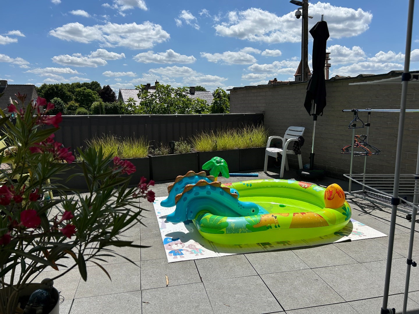 Aangenaam appartement met garage en groot terras 