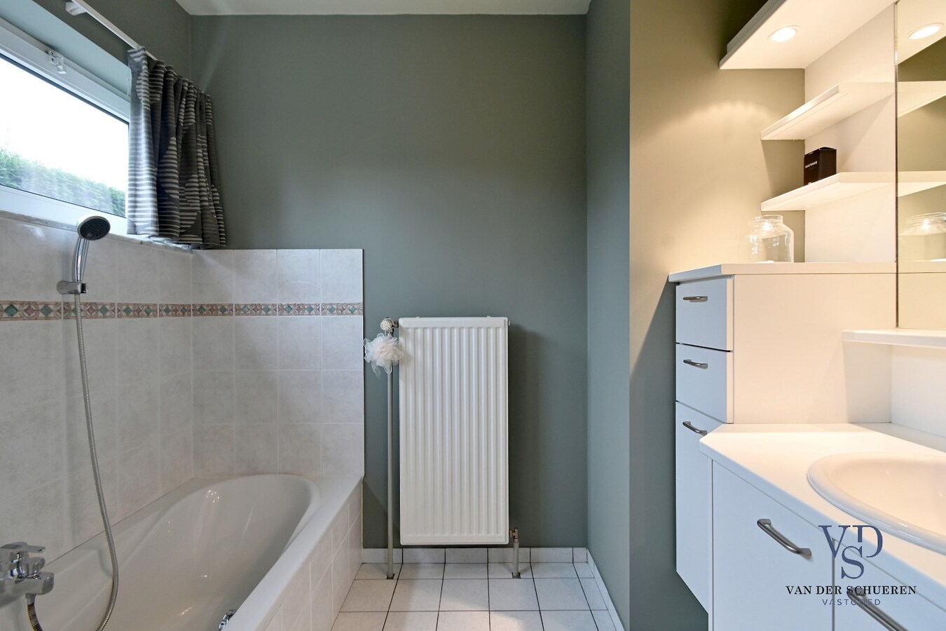 Tijdloze bungalow in rustige, residentiële verkaveling 