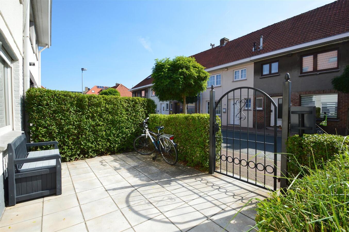 Leuke gezinswoning met aangelegd terras - Heist 