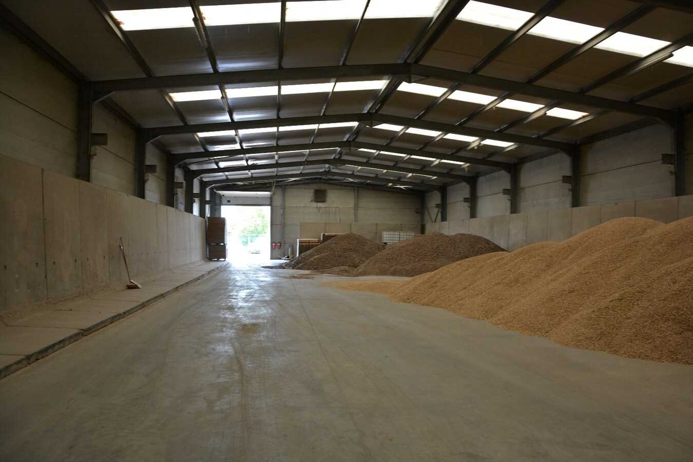 Ruime loods in industriegebied Lichtervelde - OVERNAME 