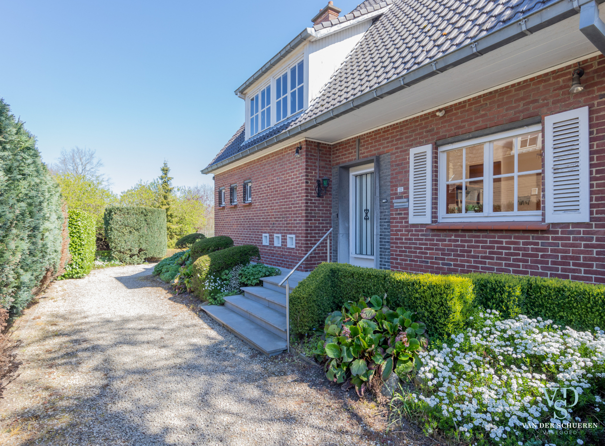 Karaktervolle, charmante villa te Zingem. 