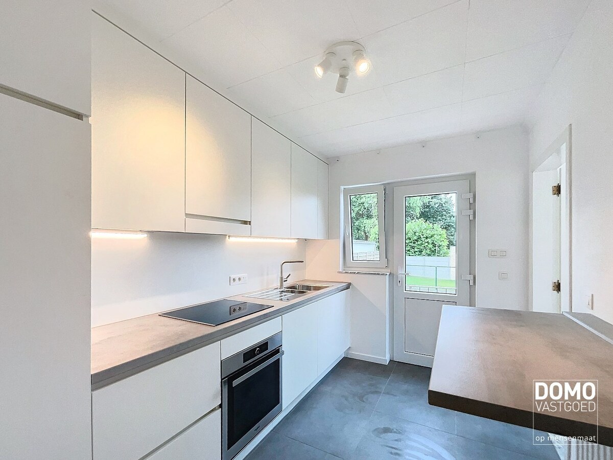 Gerenoveerde woning met tuin en inpandige garage gelegen te Spalbeek, 2 slaapkamers, 140m² bewoonbare oppervlakte, Energielabel C 