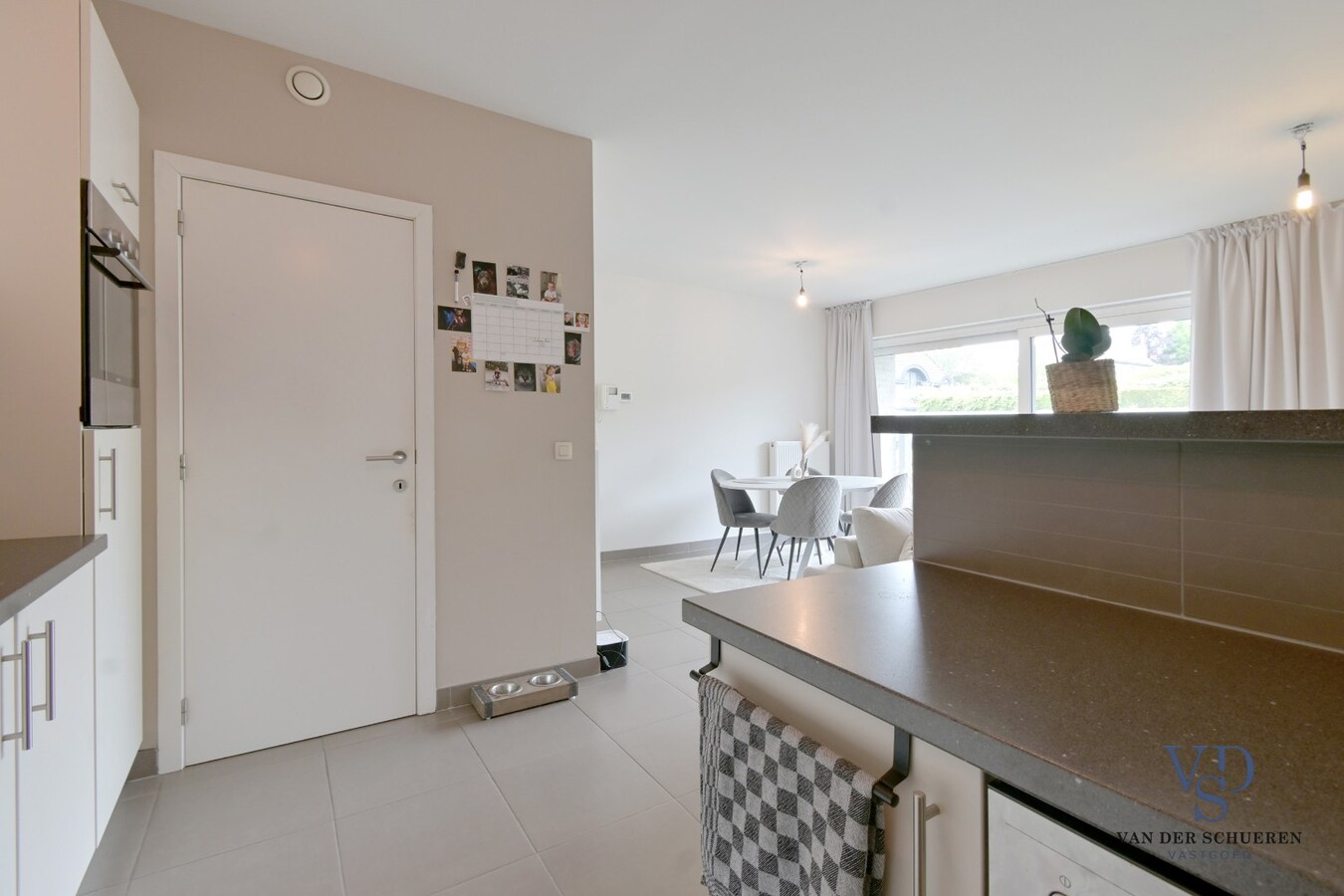 Modern appartement in hartje Dikkelvenne 